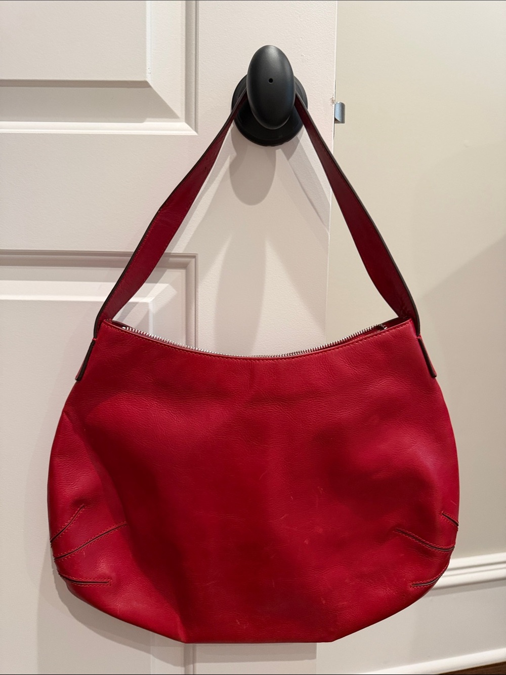 HOBO brandWomen's Red Leather Shoulder Bag - Classic Hobo